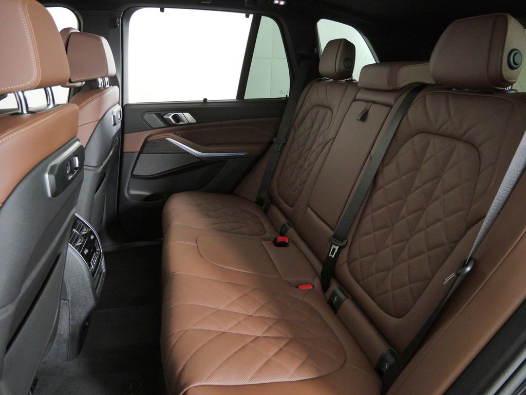 Thumbnail: 2026 BMW X5 - 33