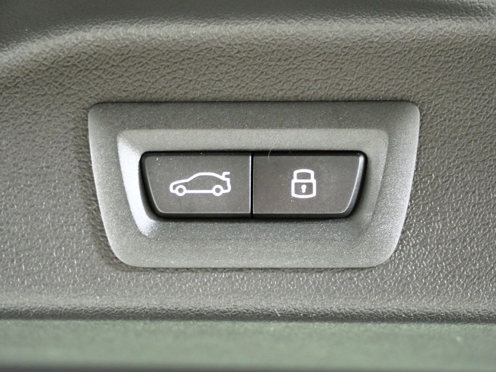 Thumbnail: 2026 BMW X5 - 30