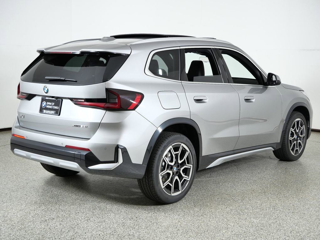 Thumbnail: 2026 BMW X1 - 11