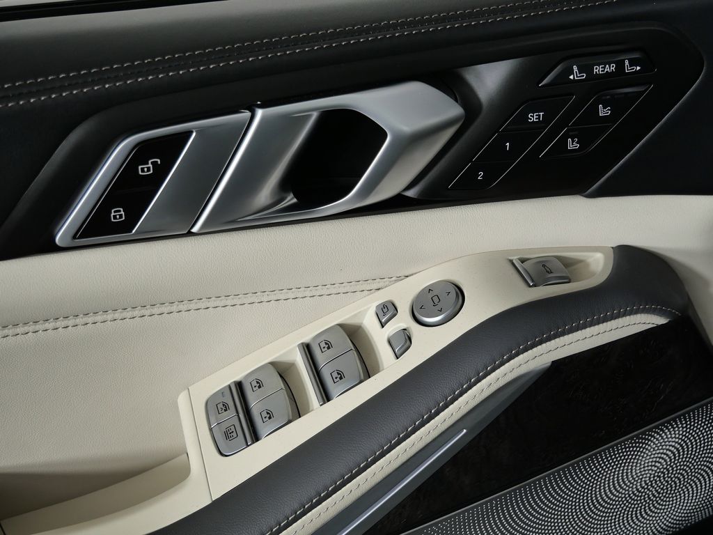 Thumbnail: 2023 BMW X7 - 44