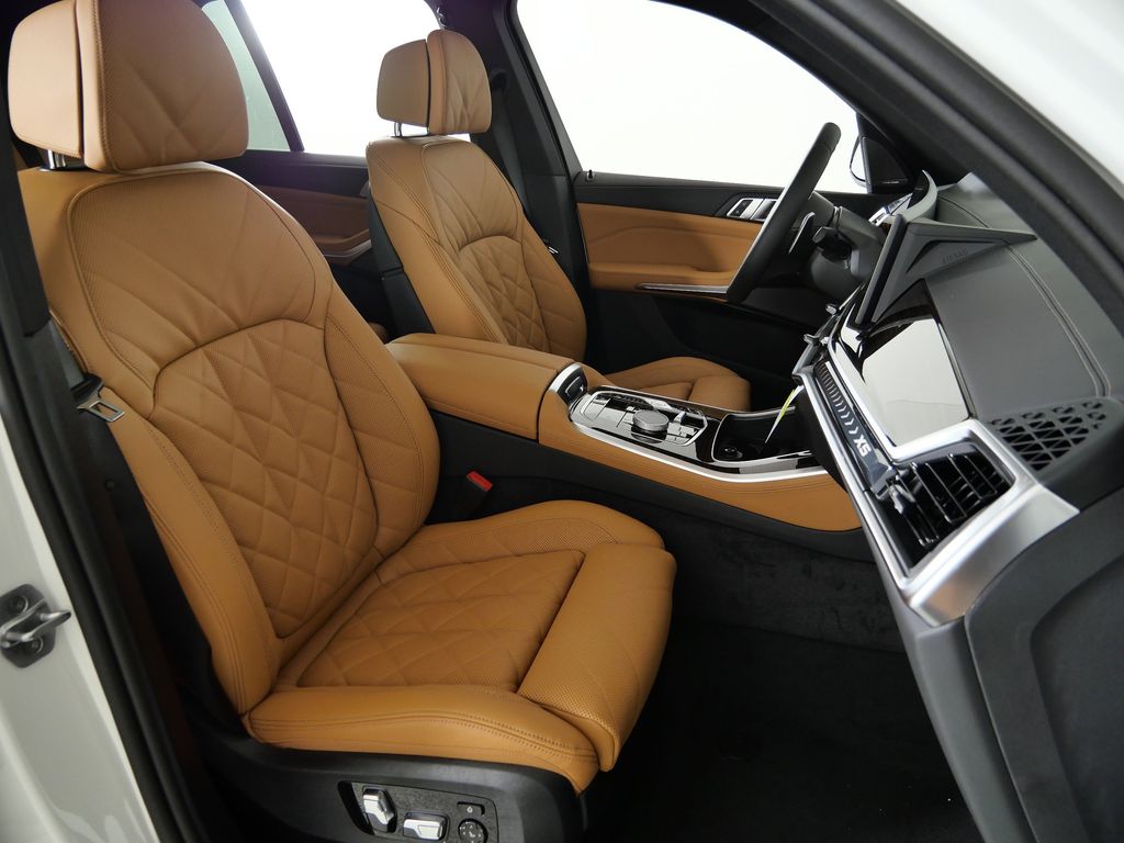 Thumbnail: 2026 BMW X5 - 21