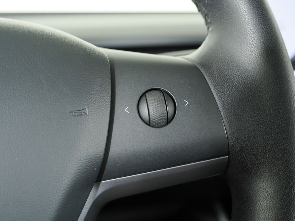 Thumbnail: 2020 Tesla Model 3 - 33