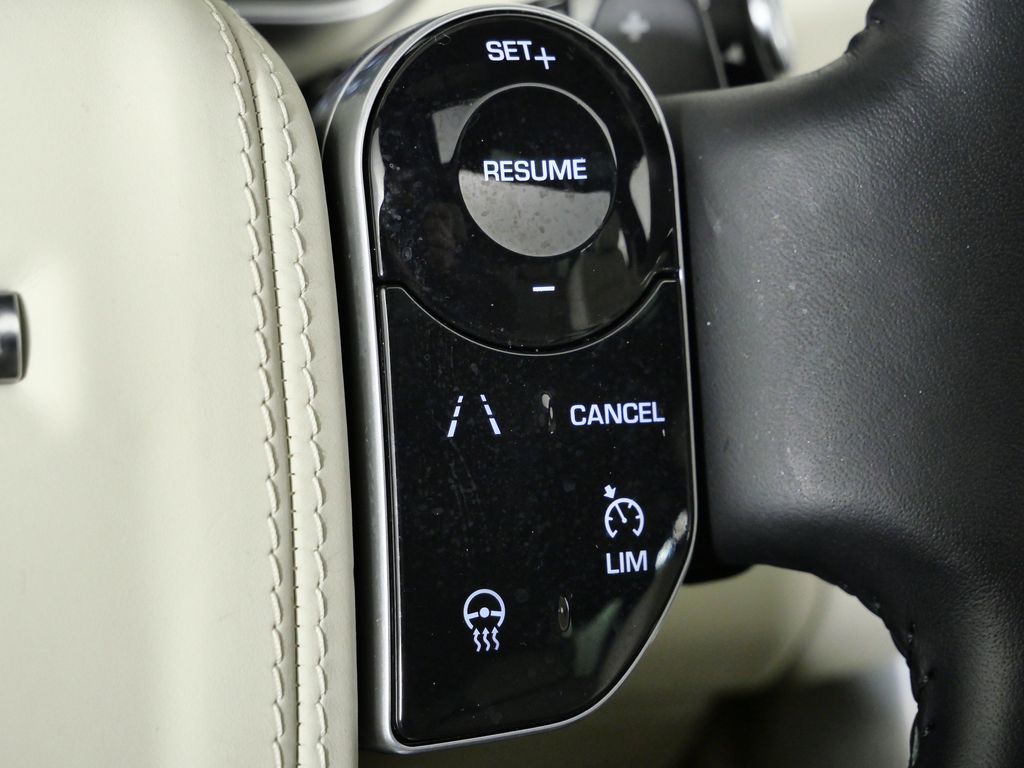 Thumbnail: 2022 Land Rover Range Rover - 41