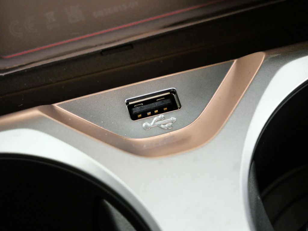 Thumbnail: 2025 BMW M8 - 47