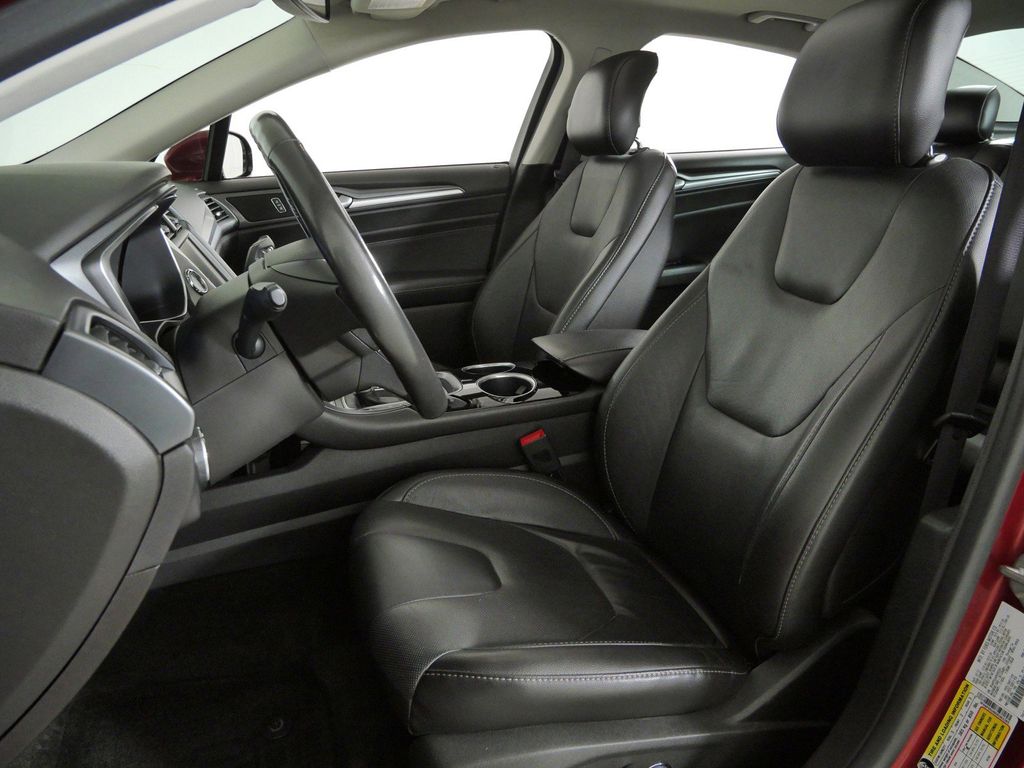 Thumbnail: 2013 Ford Fusion - 33