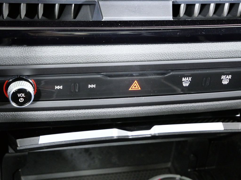 Thumbnail: 2026 BMW M2 - 46