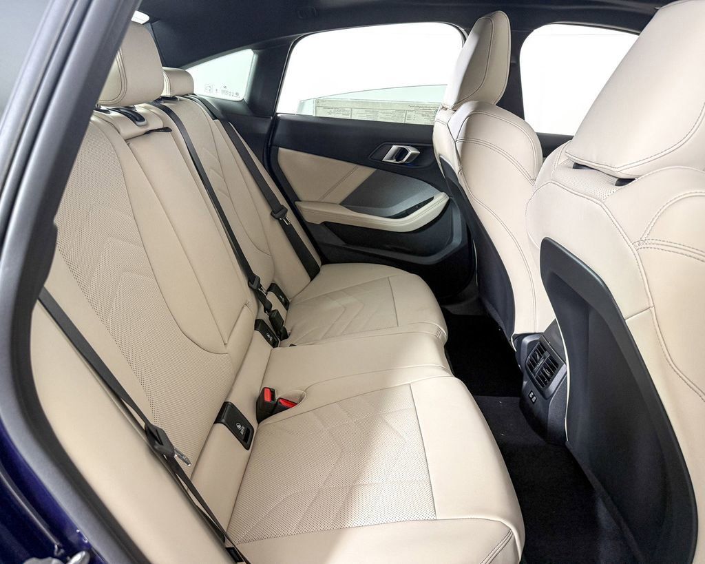 Thumbnail: 2025 BMW 2 Series - 26