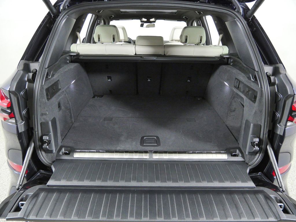 Thumbnail: 2026 BMW X5 - 28