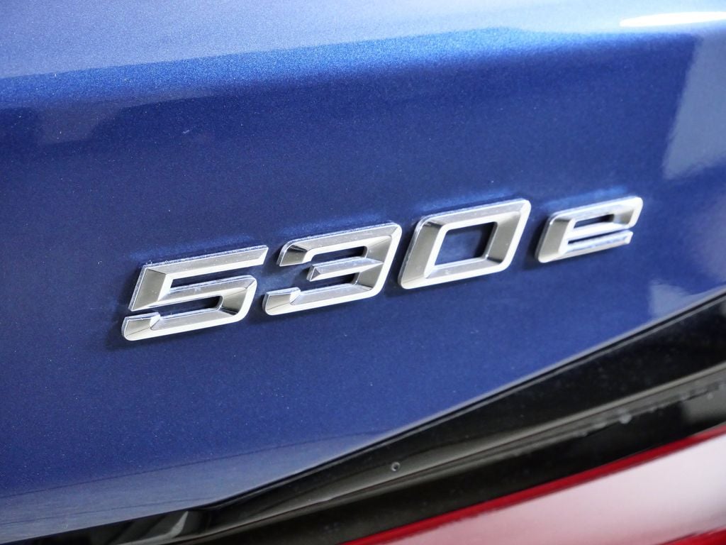 Thumbnail: 2023 BMW 5 Series - 15