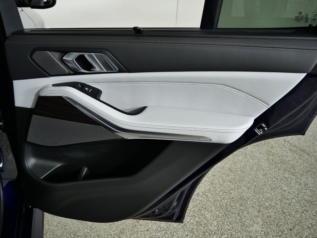 Thumbnail: 2026 BMW X5 - 25