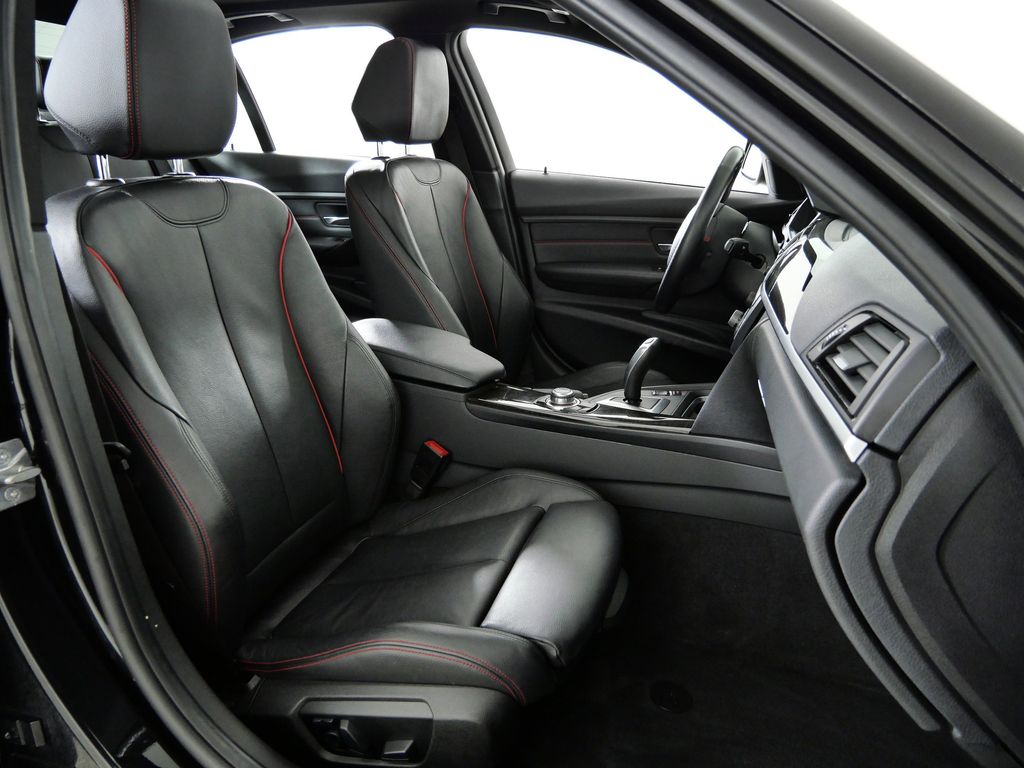 Thumbnail: 2013 BMW 3 Series - 22