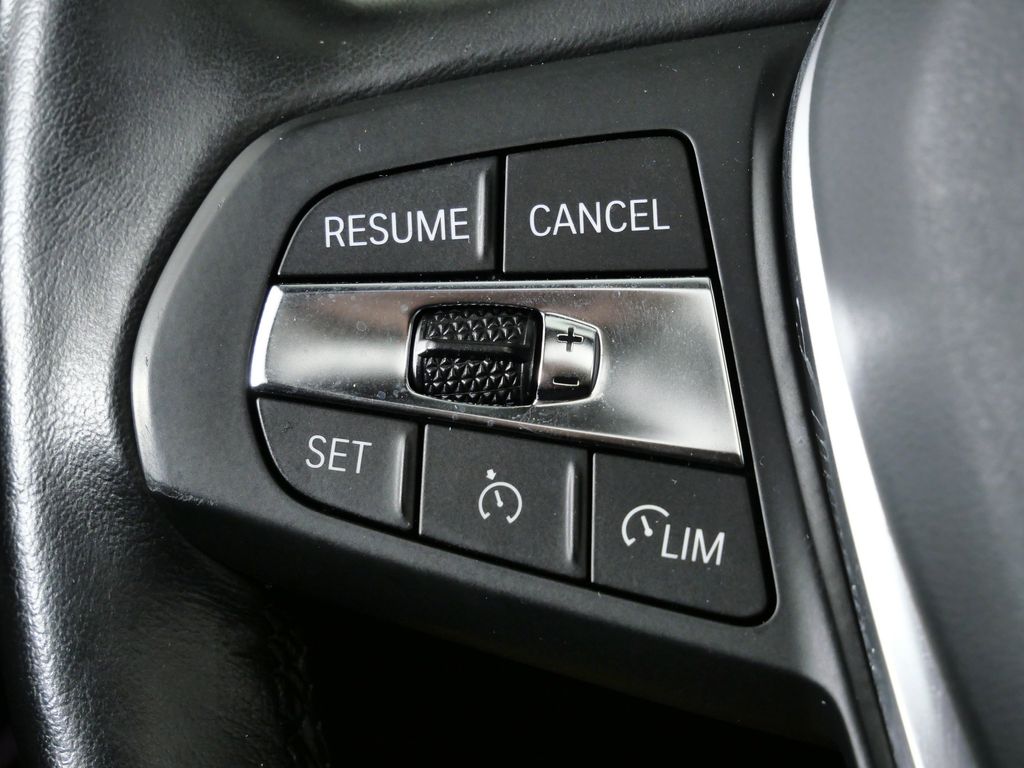 Thumbnail: 2023 BMW 3 Series - 43