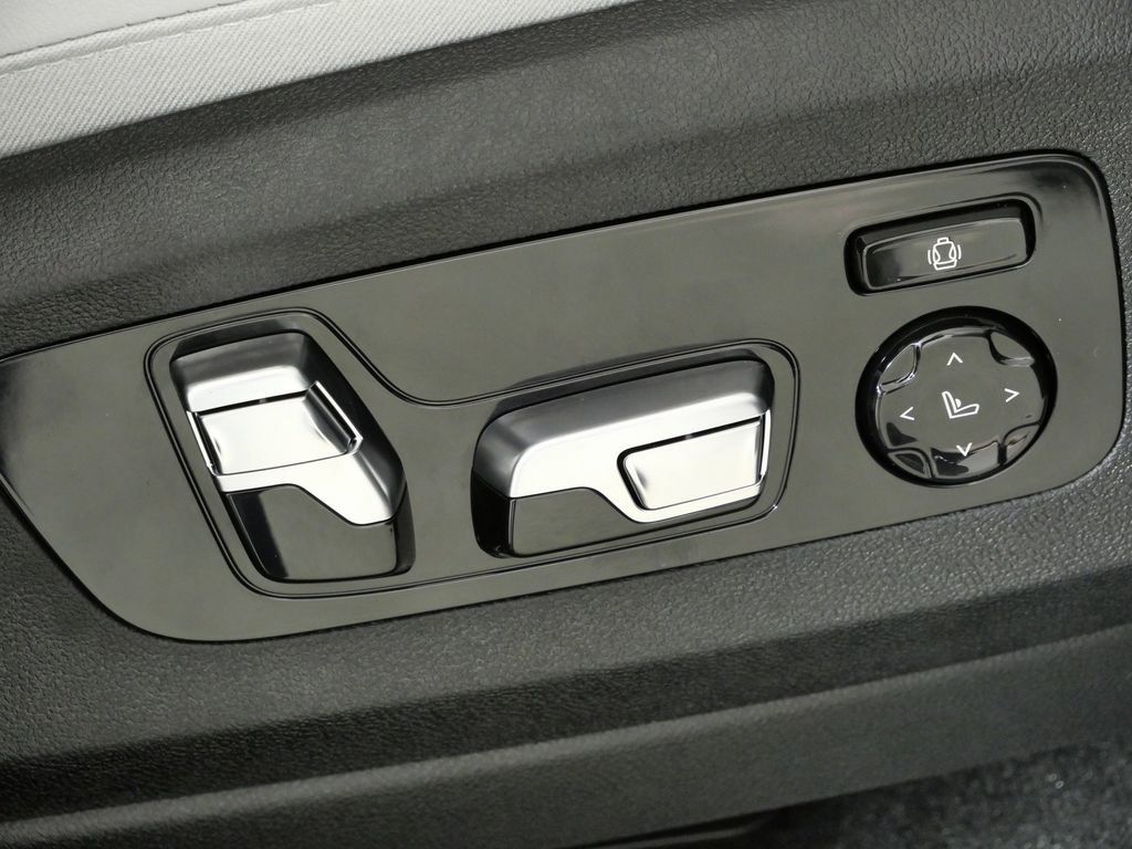 Thumbnail: 2026 BMW X5 - 24