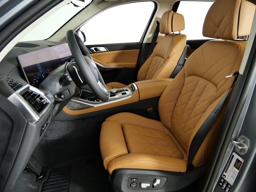 Thumbnail: 2026 BMW X7 - 38