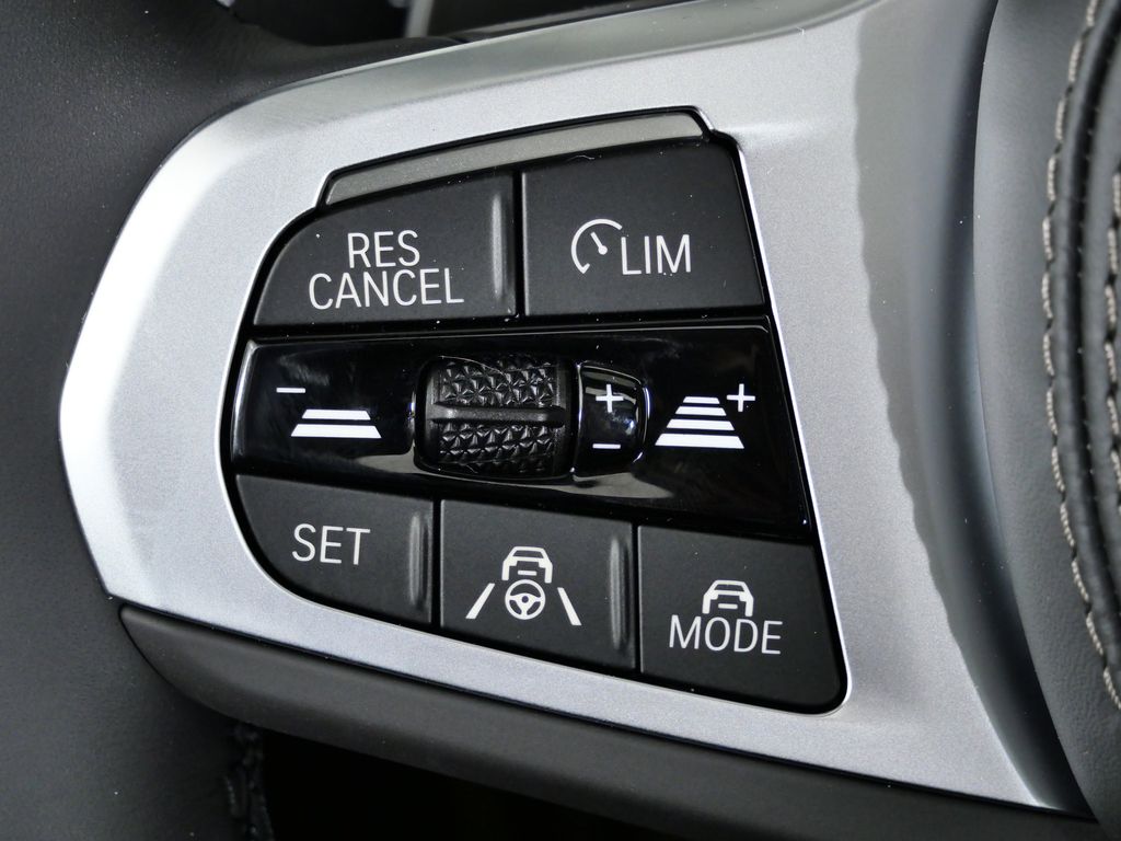 Thumbnail: 2026 BMW 8 Series - 40