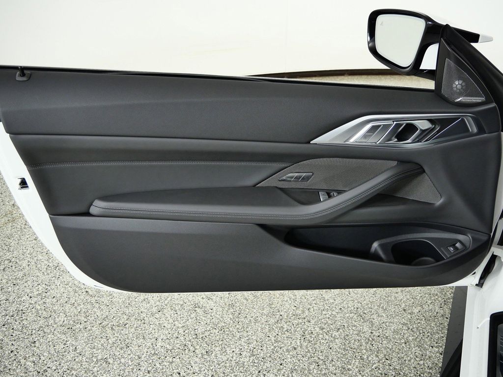 Thumbnail: 2026 BMW M4 - 27