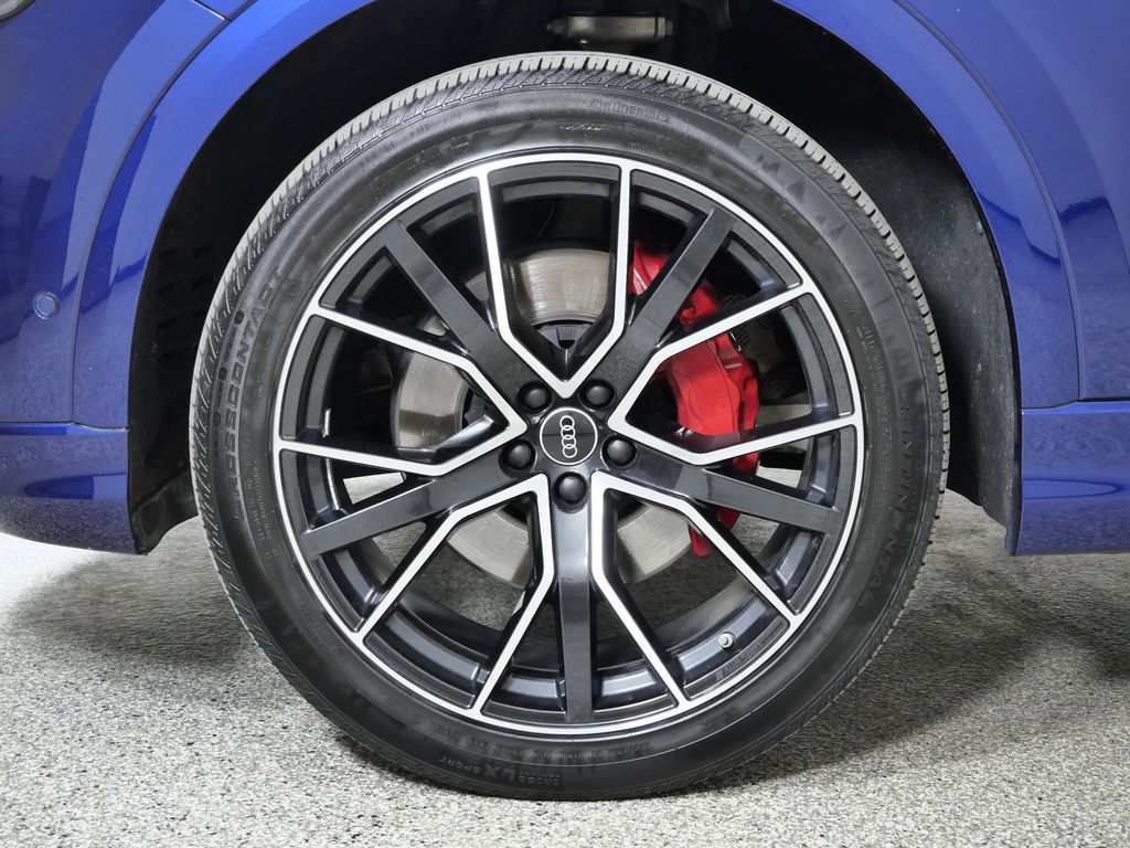 Thumbnail: 2023 Audi Q8 - 18