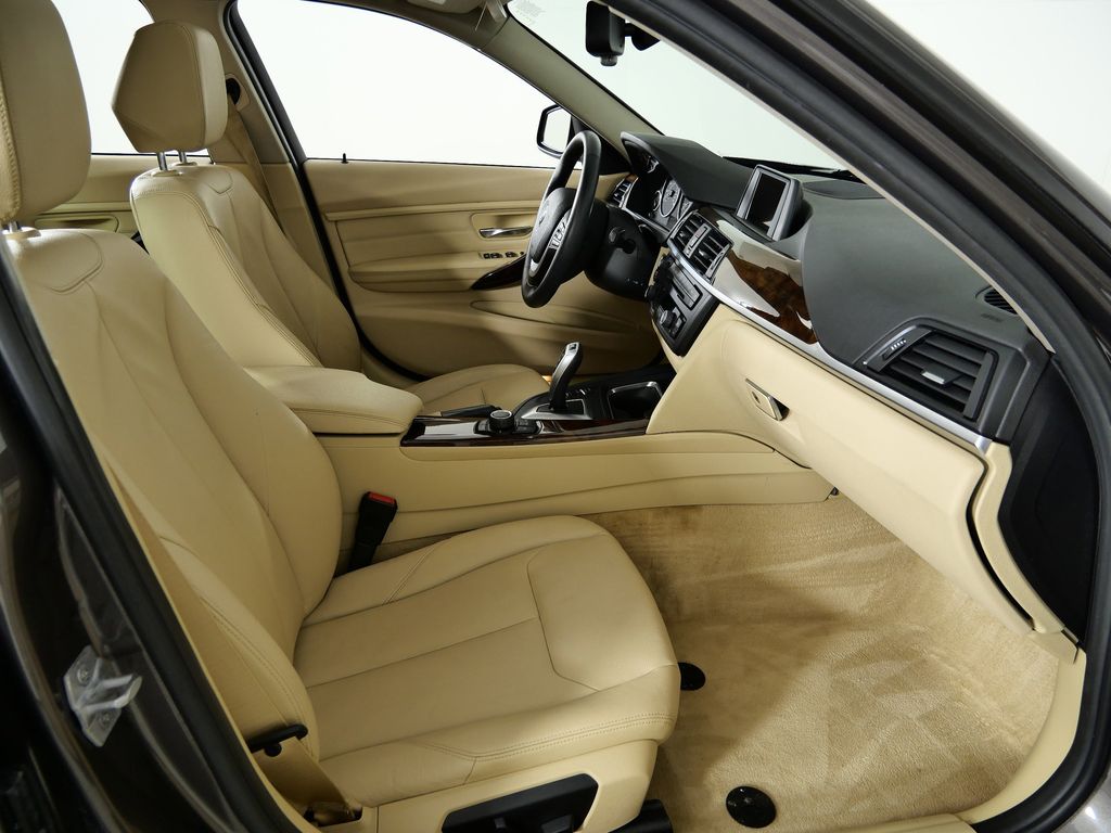 Thumbnail: 2015 BMW 3 Series - 21