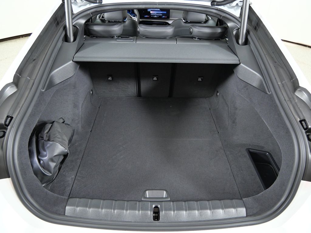 Thumbnail: 2025 BMW i4 - 27