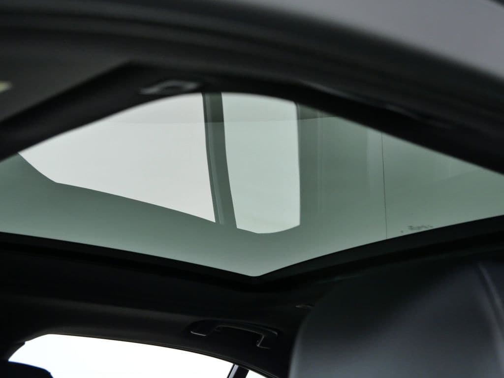 Thumbnail: 2026 BMW 5 Series - 19