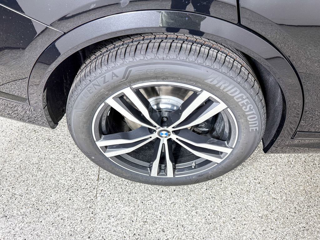 Thumbnail: 2026 BMW X7 - 20