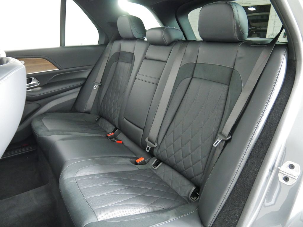 Thumbnail: 2023 Mercedes-Benz GLE - 30