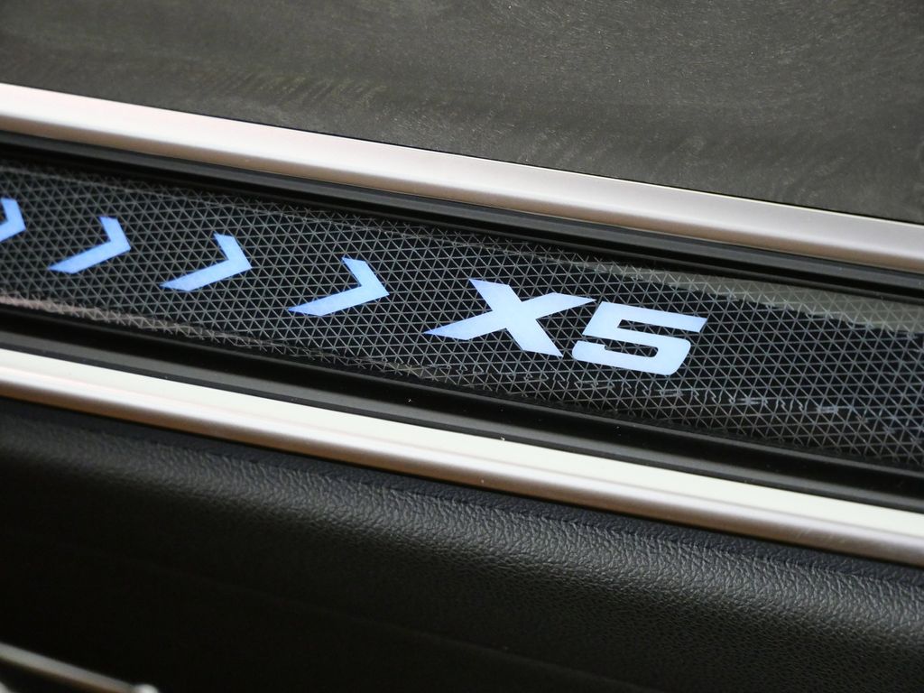 Thumbnail: 2026 BMW X5 - 24