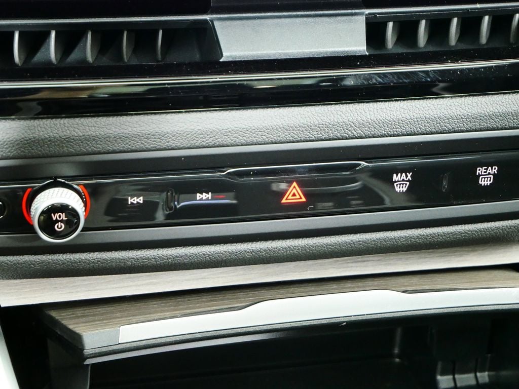 Thumbnail: 2025 BMW 3 Series - 44