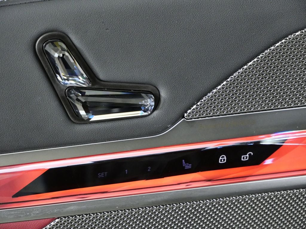 Thumbnail: 2025 BMW 7 Series - 38