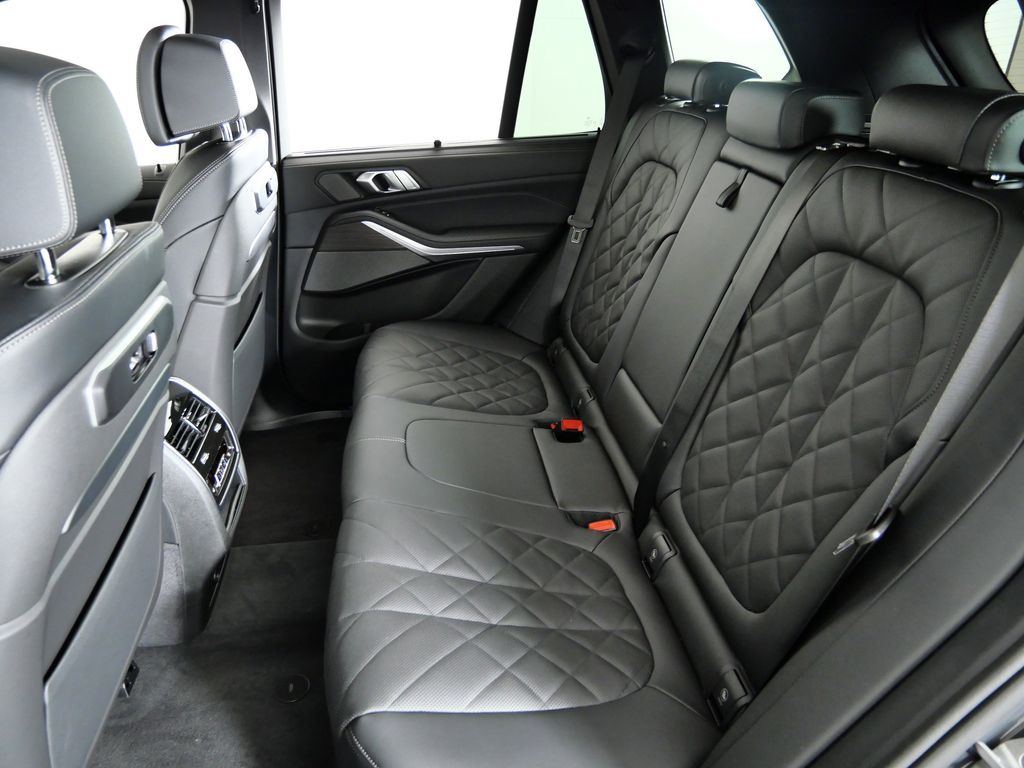 Thumbnail: 2026 BMW X5 - 32