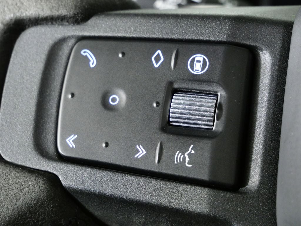 Thumbnail: 2024 Land Rover Defender - 39