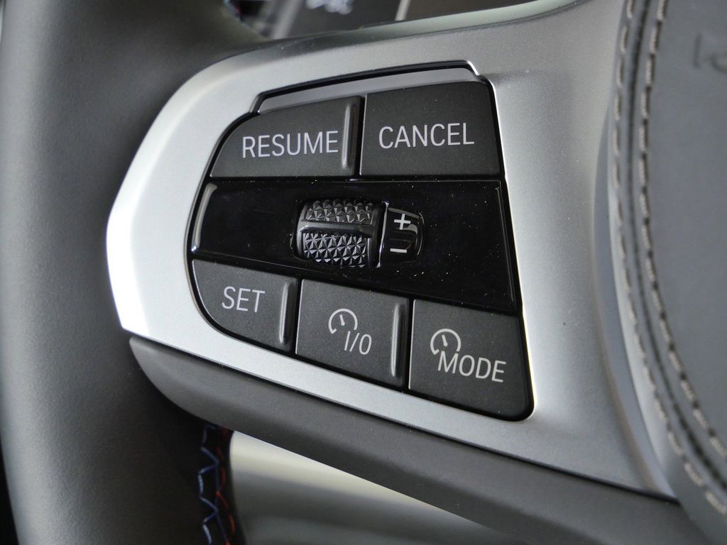Thumbnail: 2026 BMW X7 - 42