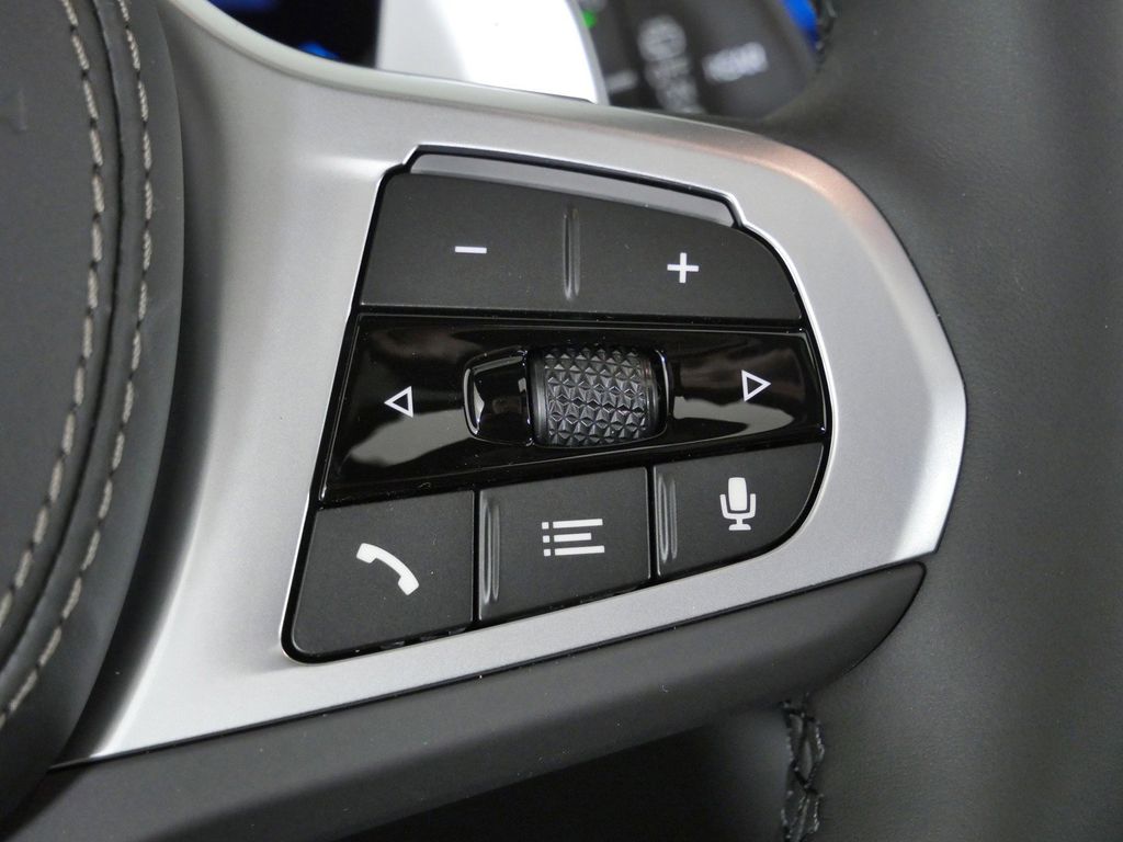 Thumbnail: 2026 BMW X5 - 42