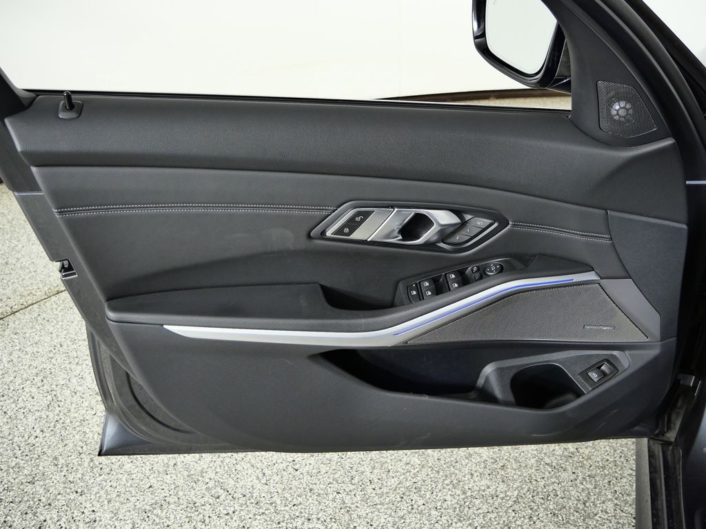 Thumbnail: 2020 BMW 3 Series - 33