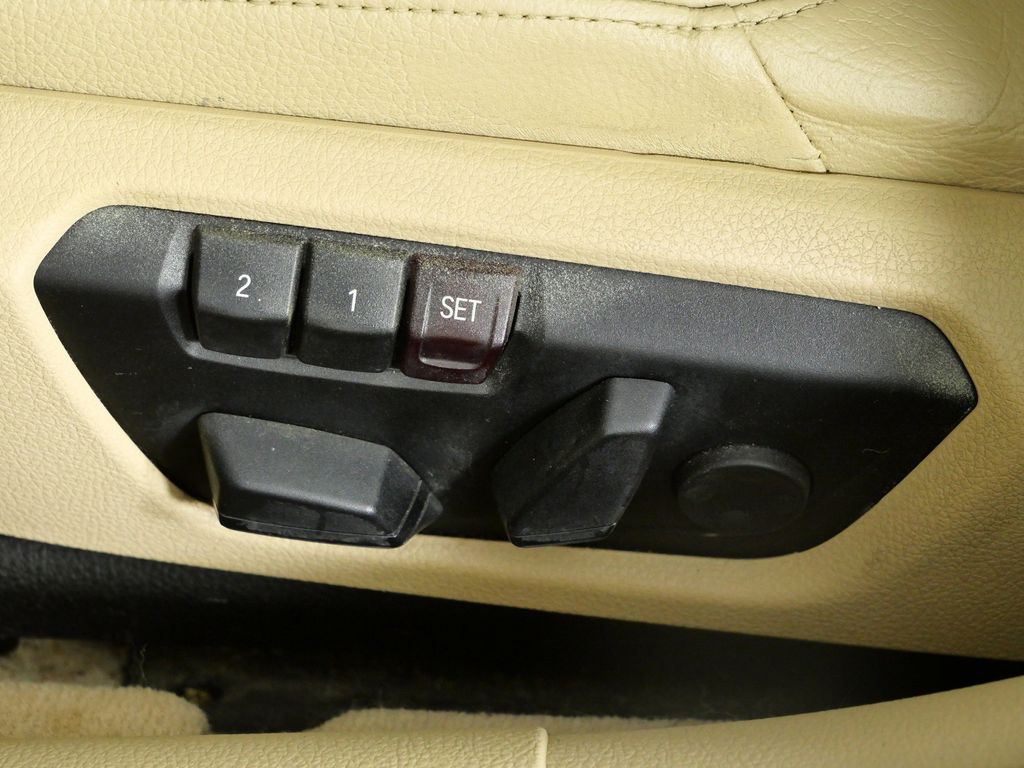 Thumbnail: 2015 BMW 3 Series - 38