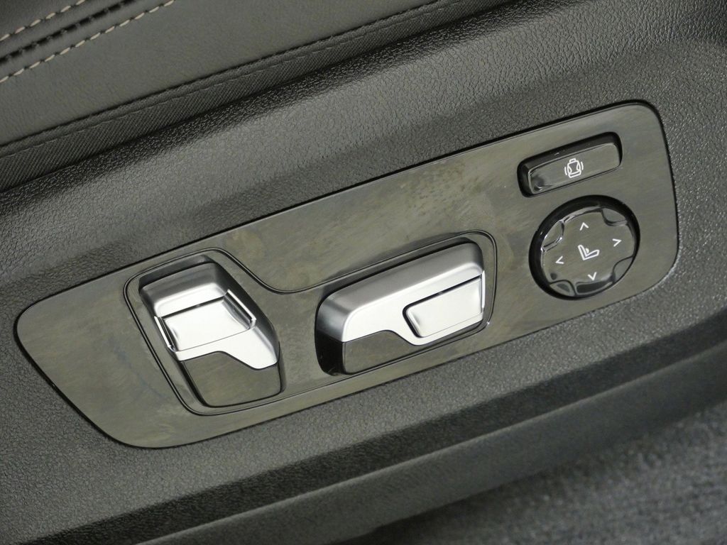 Thumbnail: 2026 BMW X5 - 22