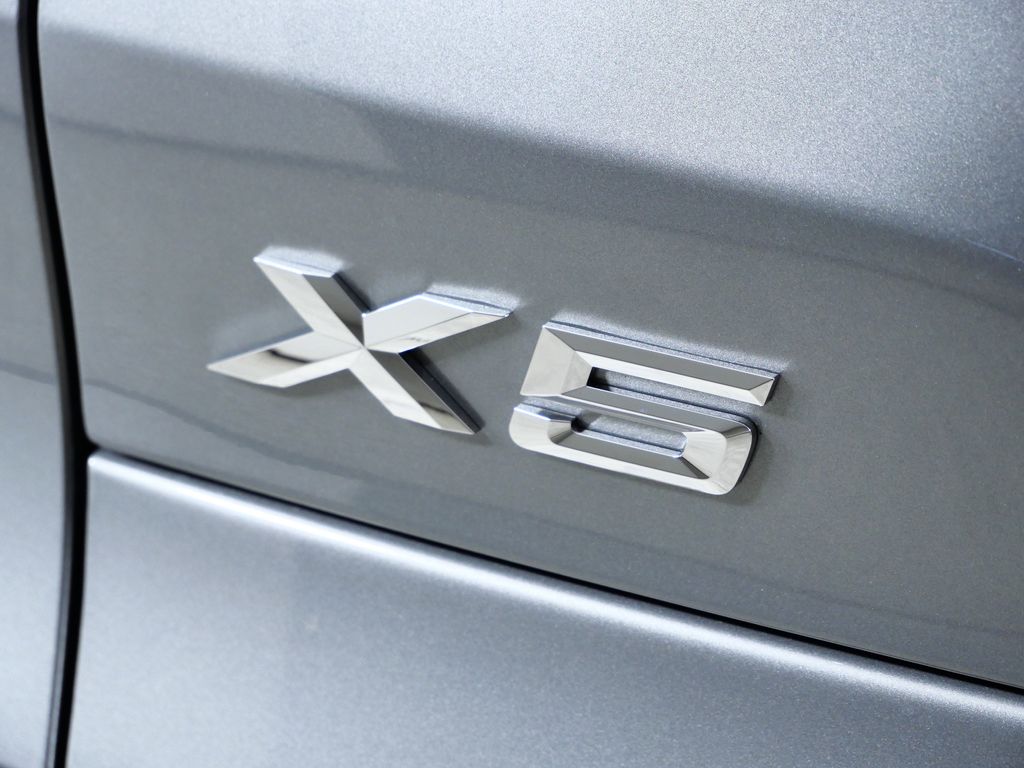Thumbnail: 2026 BMW X5 - 13