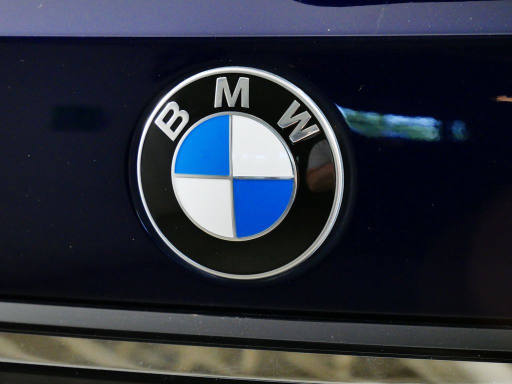 Thumbnail: 2024 BMW X7 - 11