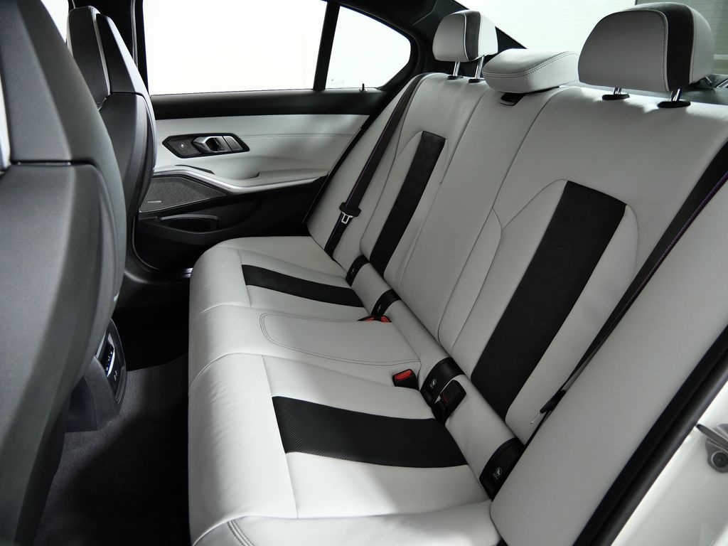 Thumbnail: 2022 BMW M3 - 32