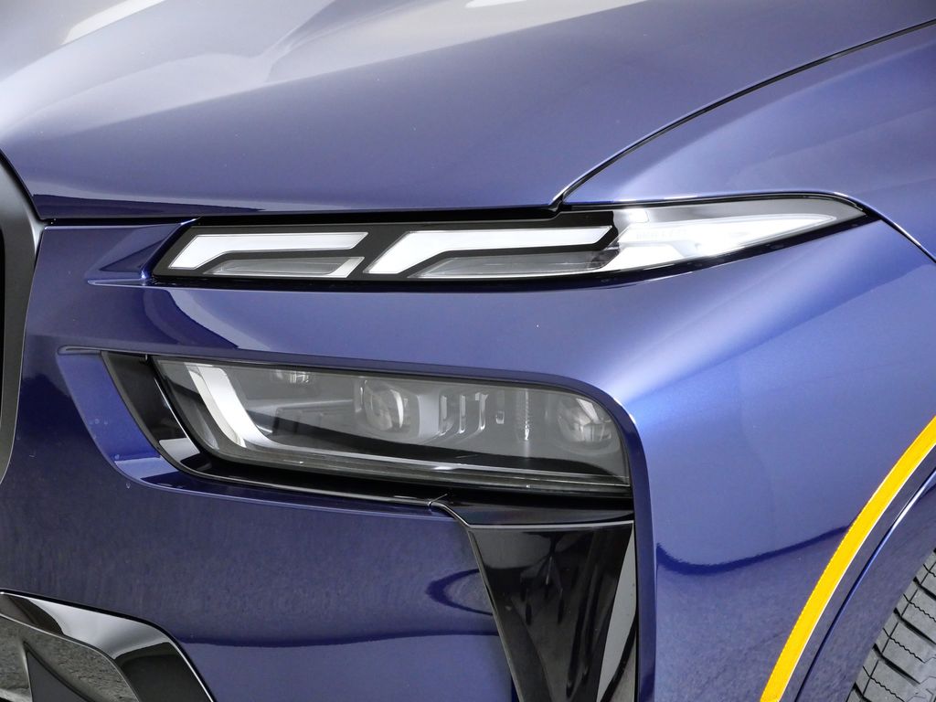 Thumbnail: 2026 BMW X7 - 3