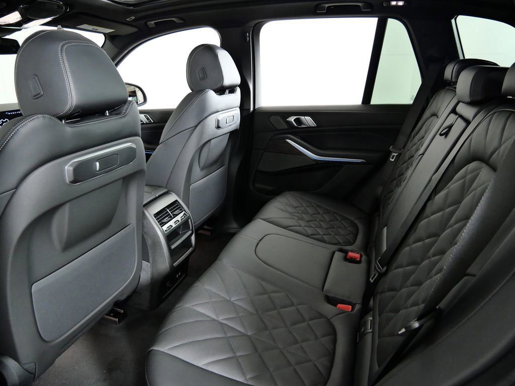 Thumbnail: 2026 BMW X5 - 33