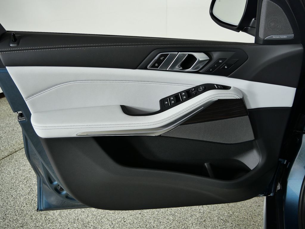 Thumbnail: 2026 BMW X5 - 34