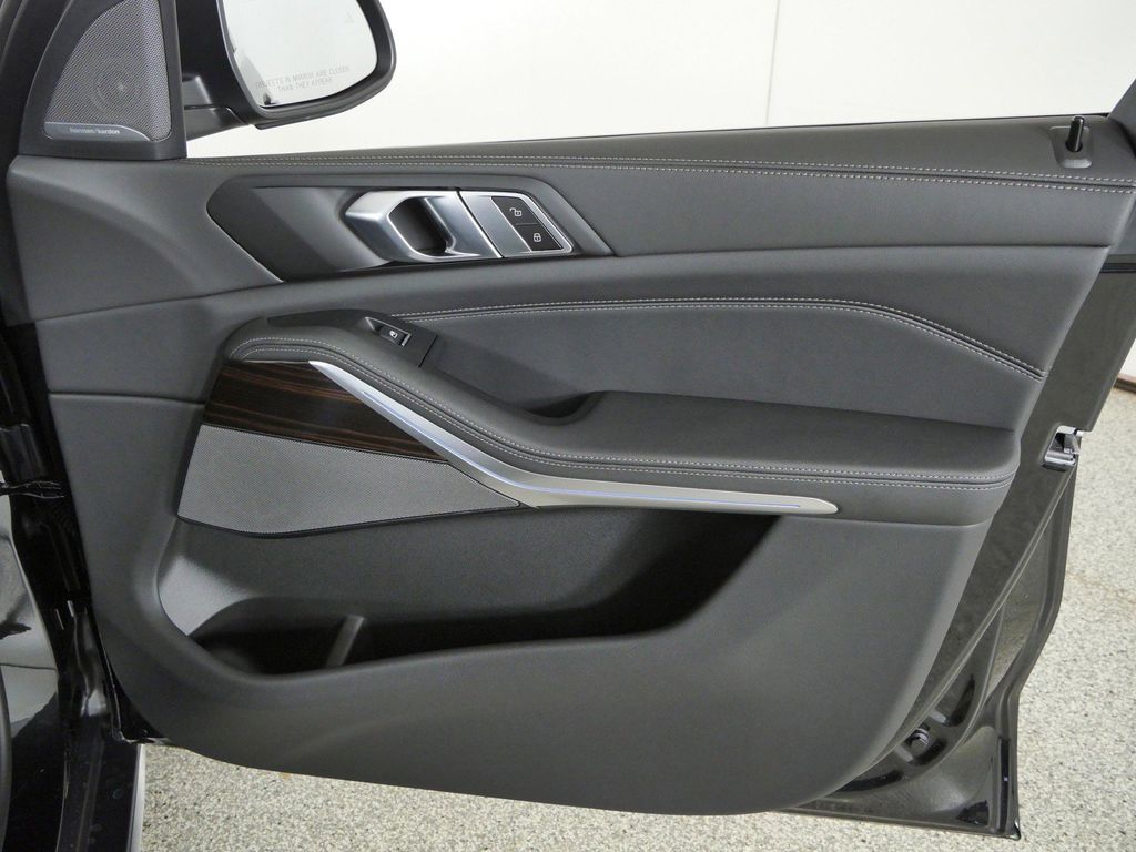 Thumbnail: 2026 BMW X5 - 19