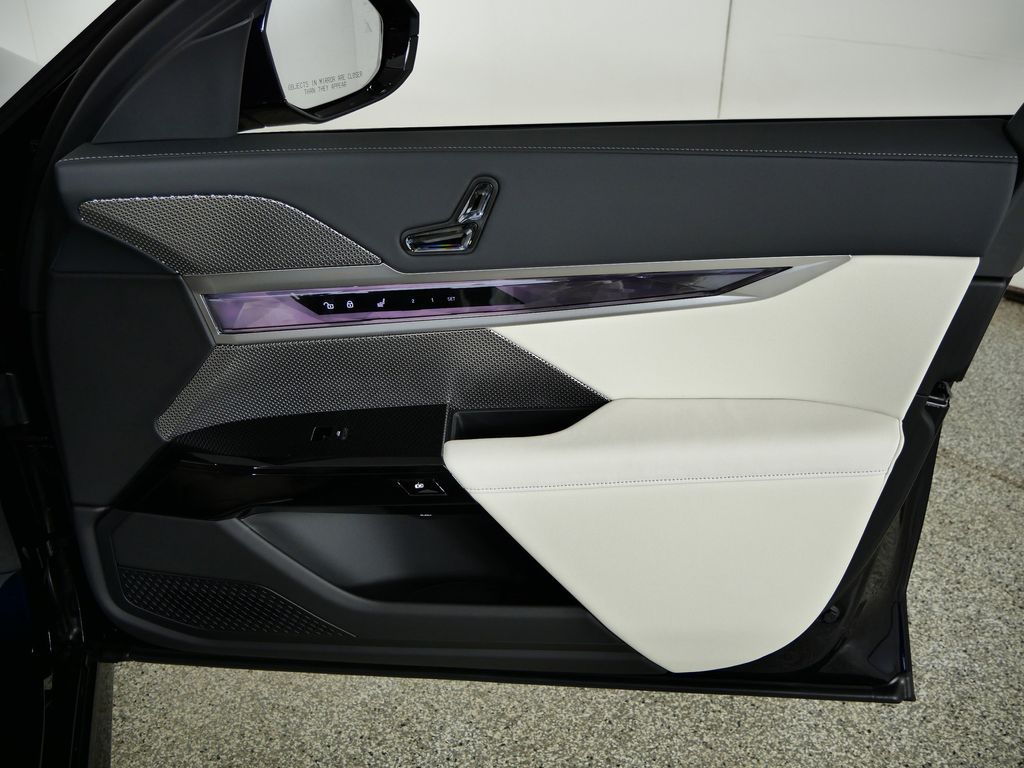 Thumbnail: 2026 BMW 7 Series - 20