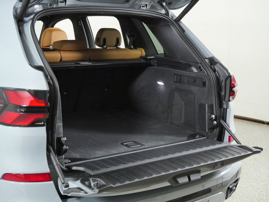 Thumbnail: 2026 BMW X5 - 29