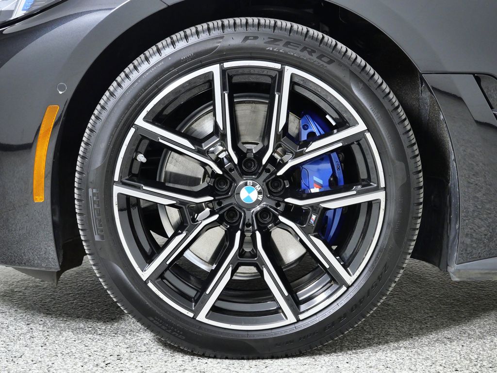 Thumbnail: 2025 BMW i4 - 21