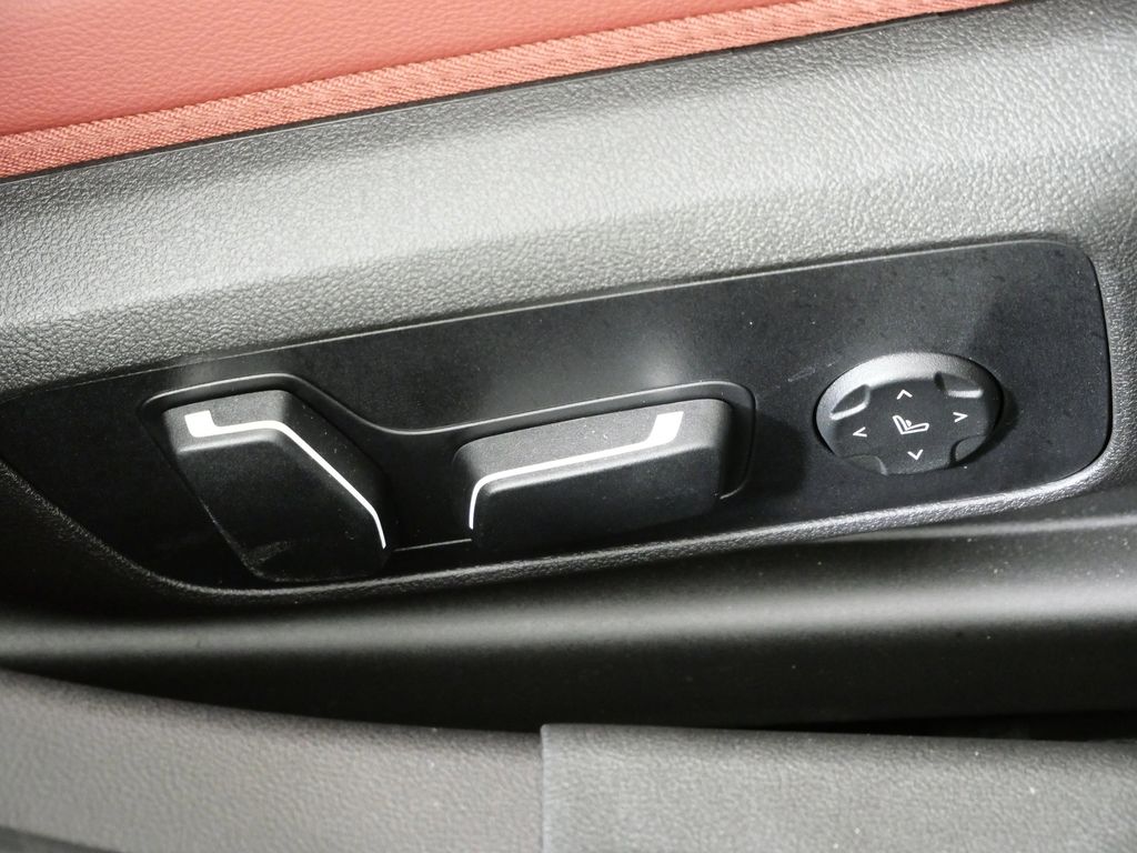 Thumbnail: 2025 BMW 3 Series - 27