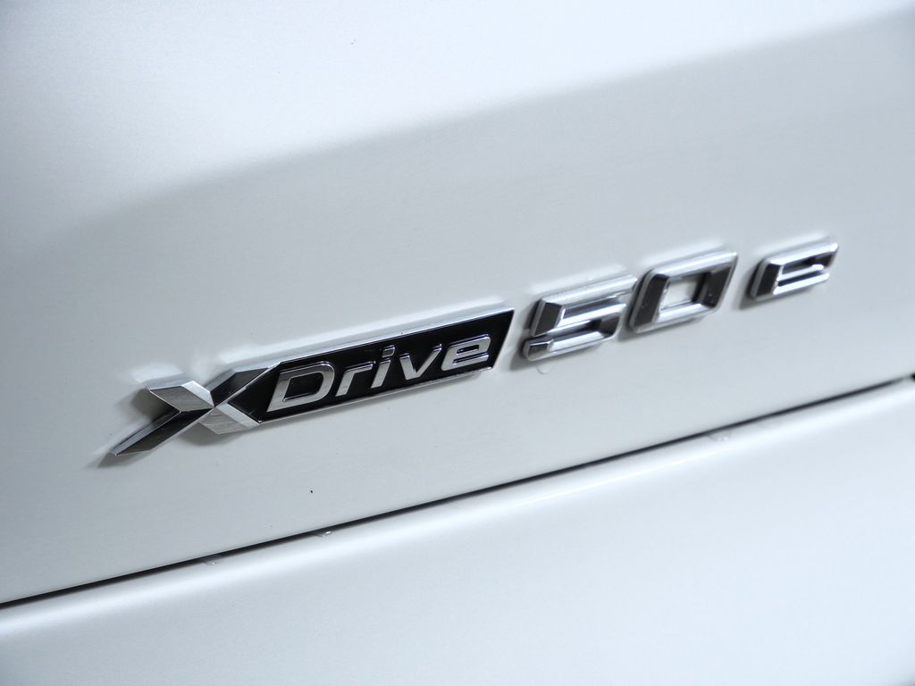 Thumbnail: 2026 BMW X5 - 13