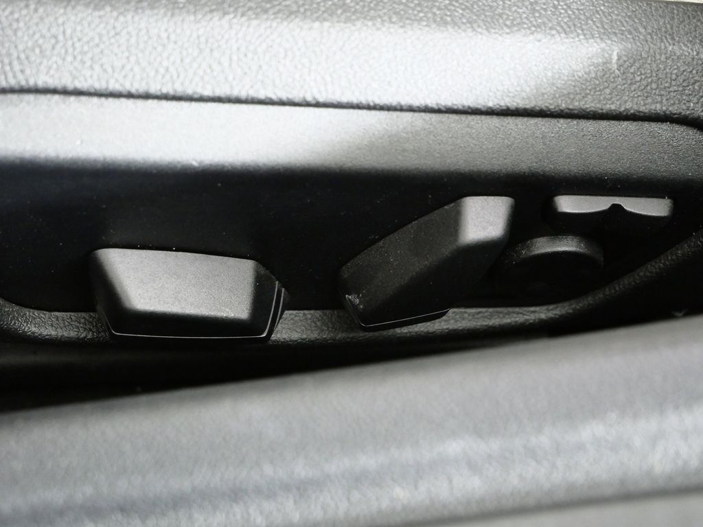 Thumbnail: 2024 BMW Z4 - 34