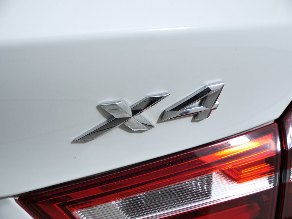 Thumbnail: 2017 BMW X4 - 13